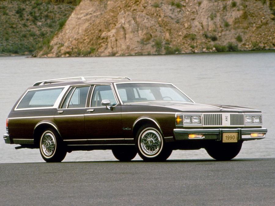  Oldsmobile Custom Cruiser 1990 года  (фото 1 из 2)